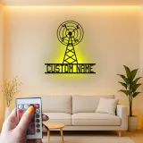 Personalisierte LED Metall-Wandkunst eines Funkmastes | Individuelles Retro-Broadcasting-Schild | Vintage Radio Antenne Dekor für Studio & Büro