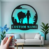 Insegna in metallo LED personalizzata con cowboy e cavallo - Regalo western per lui, decorazione rustica per ranch