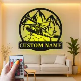 Cadeau pour pilote d’hélicoptère | Décoration murale en métal LED sur mesure | Décor aviation personnalisé pour repaire d’homme et bureau