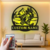 Cartel LED de piloto de moto de nieve personalizado | Arte mural de metal personalizado | Regalo de aventura en montaña para amantes de la moto de nieve