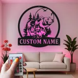 Insegna in metallo personalizzata con scena del bosco e orso retroilluminata, regalo di fauna selvatica per decorare la cabina rustica