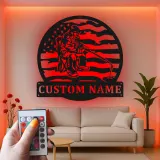 Cartel de metal personalizado de pesca con LED | Regalo para angler personalizado | Arte mural patriótico de casa de campo y cabaña