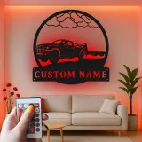 Insegna LED in metallo con pickup personalizzato | Arte murale con rimorchio gooseneck | Decorazione garage con nome per lui | Regalo per camionisti