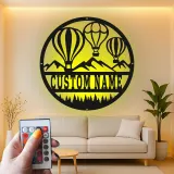 Personalisierte Heißluftballon-Schild | Individuelle Berg-Metall-Wandkunst | Kinderzimmer- und Wohnzimmer-Dekoration mit LED-Lichtern | Geschenk für Abenteuerlustige