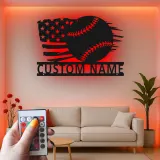 Insegna in metallo personalizzata con luce LED bandiera americana per baseball, regalo sportivo per fan del baseball, decorazione per sala giochi