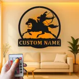Art en métal LED d'archer amérindien | Panneau silhouette de guerrier personnalisé pour déco de cabane rustique & bureau | Suspension murale nom personnalisée
