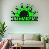 Personalisierte LED-beleuchtete Metall-Wandkunst mit Bowlingkegeln und Ball – Geschenk für Bowlingspieler und Spielzimmer-Dekor