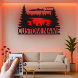 Personalisiertes Schild für das Ferienhaus | LED Metall-Wandkunst mit Adirondack-Stühlen | Individuelles Geschenk für die Hütte