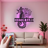 Insegna LED con cavalluccio marino | Insegna in metallo personalizzata con fiori | Decorazione nautica per casa al mare e beach house | Regalo per chi ama l'oceano