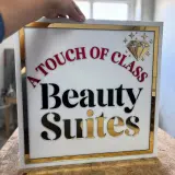 Insegna quadrata in acrilico personalizzata per salone con logo aziendale | Decorazione murale 3D a strati per beauty studio, estetista, spa e lash room