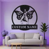 Insegna in metallo personalizzata con fata nera | Targa nome LED per cameretta bambina | Arte murale con farfalla afro | Regalo personalizzato per nursery