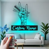 Enseigne LED en métal pour coiffeur | Décoration murale de salon personnalisée | Art sur mesure pour barber shop | Plaque nominative inspirée du tatouage