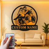 Décoration murale en métal LED personnalisée pour pilote de moto - Cadeau de motard pour lui, décoration de garage pour passionnés de moto