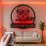 Panneau LED en métal Skull de plombier | Décoration murale personnalisée pour atelier | Décor de garage ou man cave | Cadeau pour artisans
