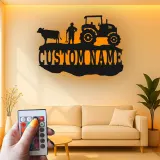 Insegna in metallo personalizzata con trattore e LED | Decorazione murale farmhouse su misura | Arredo rustico da fienile per ranch | Regalo per agricoltore