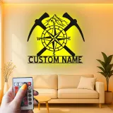 Personalisiertes Bergkompass Metall-Schild | LED Licht für Wanderer | Wandkunst für Outdoor-Entdecker im Büro & Zuhause