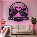 Panneau en métal personnalisé avec cygne | Décoration murale rétroéclairée pour couples | Cadeau de mariage ou d'anniversaire personnalisé | Décor romantique pour la maison