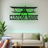 Personalisierte Biplan LED Licht Metall-Wandkunst – Geschenk für Piloten, Hangar oder Büro Dekor