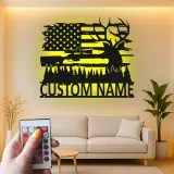 Cartel de metal personalizado de cazador de ciervos | Arte mural LED de bandera americana | Decoración de rifle con nombre personalizado para cueva de hombres | Regalo patriótico para cazadores