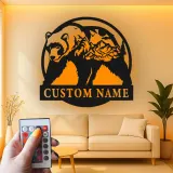 Personalisierte LED-beleuchtete Metall-Wandkunst mit Bär und Berg – Geschenk für Naturfreunde