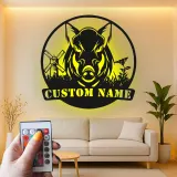 Cartel de metal personalizado con luz LED de jabalí, regalo personalizado para cazadores, decoración rústica de cabaña