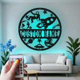 Insegna in metallo personalizzata con astronauta e razzo e luce LED regalo per amanti dello spazio decorazione per camera dei bambini