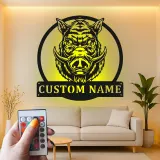 Cartel de metal personalizado con luz LED de jabalí, regalo personalizado para cazadores, decoración rústica de cueva de hombres