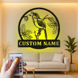 Personalisiertes LED-beleuchtetes Metall-Wandkunst mit Vogel und Zweig – Geschenk für Naturfreunde, Garten- oder Terrassendekor