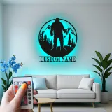 Insegna in metallo personalizzata Bigfoot Mountain Scene con luce LED regalo unico per appassionati di outdoor decor per cabine o lodge