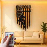 Cartel LED de liniero con bandera americana | Decoración mural de metal con nombre personalizado | Regalo patriótico para electricistas | Decoración para trabajador de servicios públicos