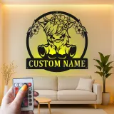 Décoration murale en métal LED Highland Cow | Plaque florale personnalisée pour déco maison de campagne | Cadeau avec prénom pour maman