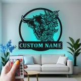 Décoration murale en métal Highland Cow | Plaque LED personnalisée pour maison de campagne | Cadeau floral pour salon