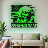 Personalisierte LED-Metall-Wandkunst mit Elch und Berg – Geschenk für Naturliebhaber, Hütten- oder Lodge-Deko