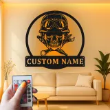 Panneau Mécanicien Crâne Personnalisé | Décoration Murale en Métal Rétroéclairée | Décor de Garage Personnalisé pour Lui | Cadeau Motard