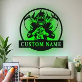 Insegna in metallo personalizzata con giocatore di football e LED, regalo sportivo per atleti, decorazione per sala giochi