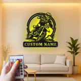 Insegna LED Motocross Personalizzata | Arte in Metallo Moto da Cross | Targhetta Nome Pilota per Garage o Stanza di Ragazzi