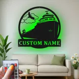 Insegna in Metallo Personalizzata con Nave da Crociera | Arte Murale Nautica LED | Regalo Personalizzato per Capitano | Decorazione da Viaggio Oceanico