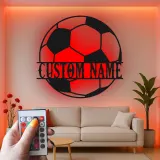 Panneau LED de ballon de football personnalisé | Art mural en métal personnalisé | Décor sportif | Cadeau pour entraîneur | Plaque lumineuse pour chambre de garçon