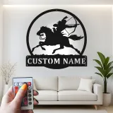 Art en métal LED d'archer amérindien | Panneau silhouette de guerrier personnalisé pour déco de cabane rustique & bureau | Suspension murale nom personnalisée