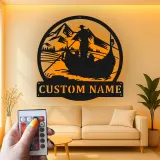 Insegna in metallo personalizzata per pesca con LED | Arte da parete con nome su misura per casa al lago e baita | Regalo originale per pescatore