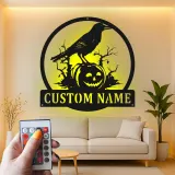 Panneau en métal personnalisé Corbeau & Citrouille | Décoration murale Halloween avec rétroéclairage | Décor effrayant personnalisé | Cadeau gothique
