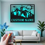 Insegna in metallo personalizzata con lupo che ulula e luce LED regalo per amante della natura decorazione per cabin o lodge