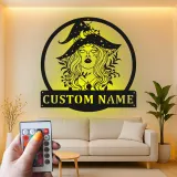 Cartel de metal personalizado con luz LED de bruja Regalo de Halloween personalizado Decoración encantadora para brujas