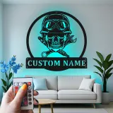 Panneau Mécanicien Crâne Personnalisé | Décoration Murale en Métal Rétroéclairée | Décor de Garage Personnalisé pour Lui | Cadeau Motard