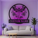 Insegna in metallo personalizzata con lucciole e fiori LED per amanti della natura, regalo per camera da letto o decorazione da giardino