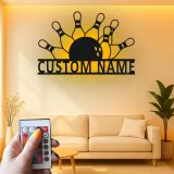Personalisierte LED-beleuchtete Metall-Wandkunst mit Bowlingkegeln und Ball – Geschenk für Bowlingspieler und Spielzimmer-Dekor