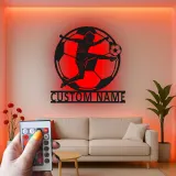 Arte mural de metal de jugadora de fútbol femenina | Cartel de luz LED personalizado | Regalo de nombre personalizado para decoración de habitación de atleta | Premio de equipo de fútbol femenino