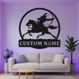 Art en métal LED d'archer amérindien | Panneau silhouette de guerrier personnalisé pour déco de cabane rustique & bureau | Suspension murale nom personnalisée