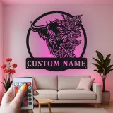 LED-Metallschild Highland Cow | Personalisiertes Florales Bauernhof-Schild | Individuelles Geschenk für Kuhliebhaber