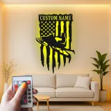 Cartel de metal personalizado de moto de nieve | Arte mural LED de bandera americana | Decoración de cueva de hombre personalizada y regalo patriótico para motorista